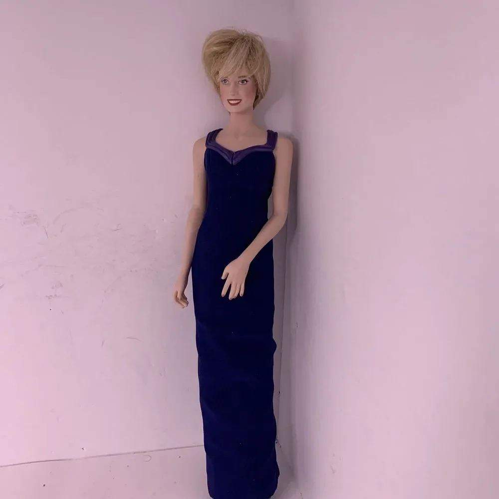 Franklin‎ Mint Diana Princess of Charm Porcelain Doll